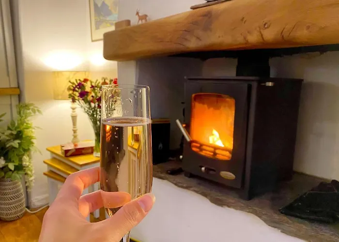 Romantic Quirky With Private Garden And Parking بيت للعطل *