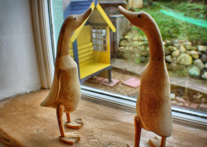 Romantic Quirky With Private Garden And Parking بيت للعطل