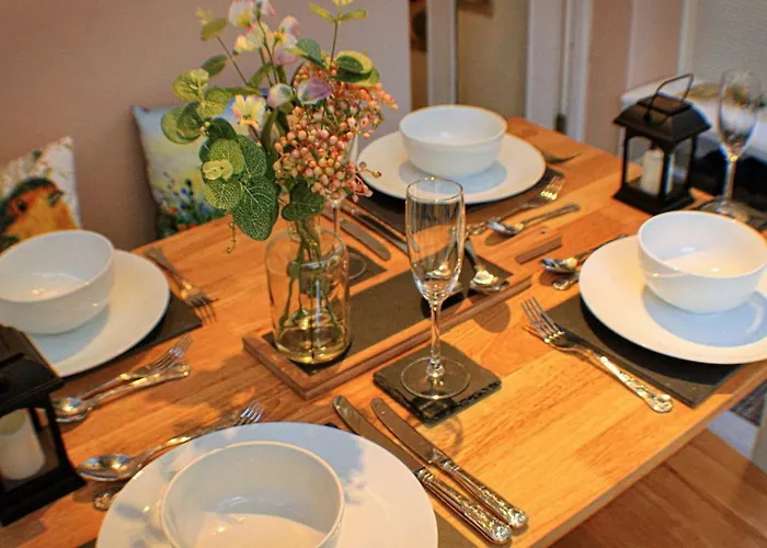 بيت للعطل Romantic Quirky With Private Garden And Parking