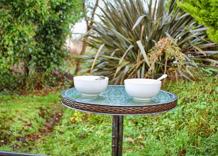 Romantic Quirky With Private Garden And Parking