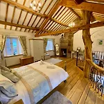 Romantic Quirky With Private Garden And Parking 度假居 Beckermet
