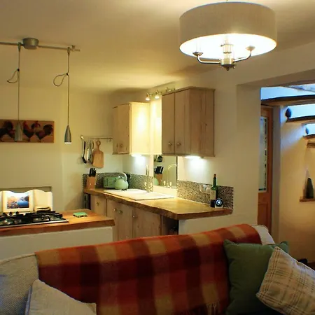 The Tree House Cumbria, Unique, Romantic, Quirky Vakantiehuis