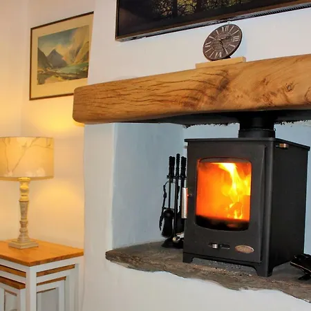 Romantic Quirky With Private Garden And Parking