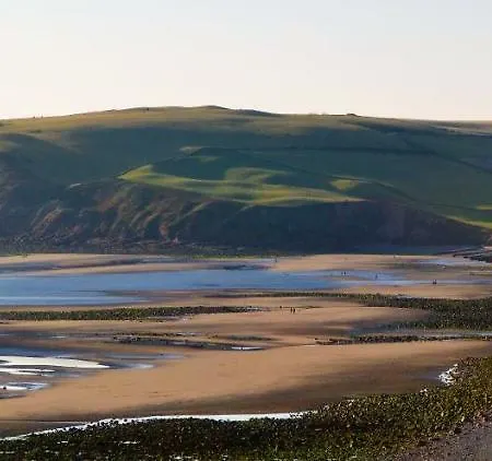 Holiday home Romantic Quirky With Private Garden And Parking *