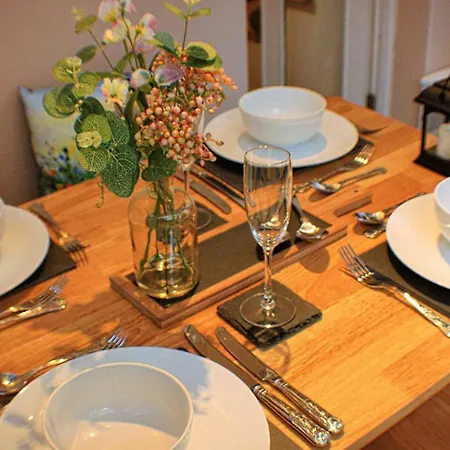 Ferienhaus Romantic Quirky With Private Garden And Parking