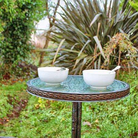 Romantic Quirky With Private Garden And Parking