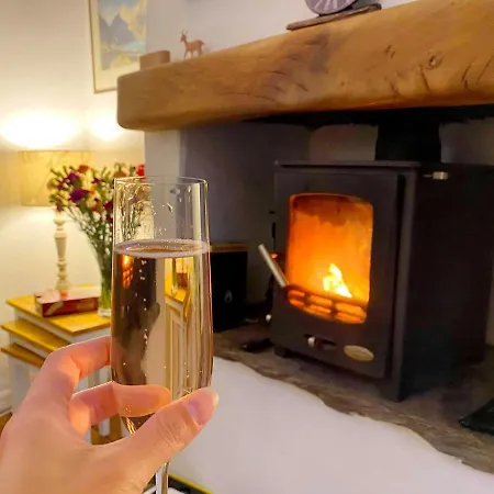 Romantic Quirky With Private Garden And Parking Hébergement de vacances *