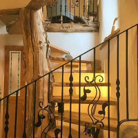 Hébergement de vacances Romantic Quirky With Private Garden And Parking